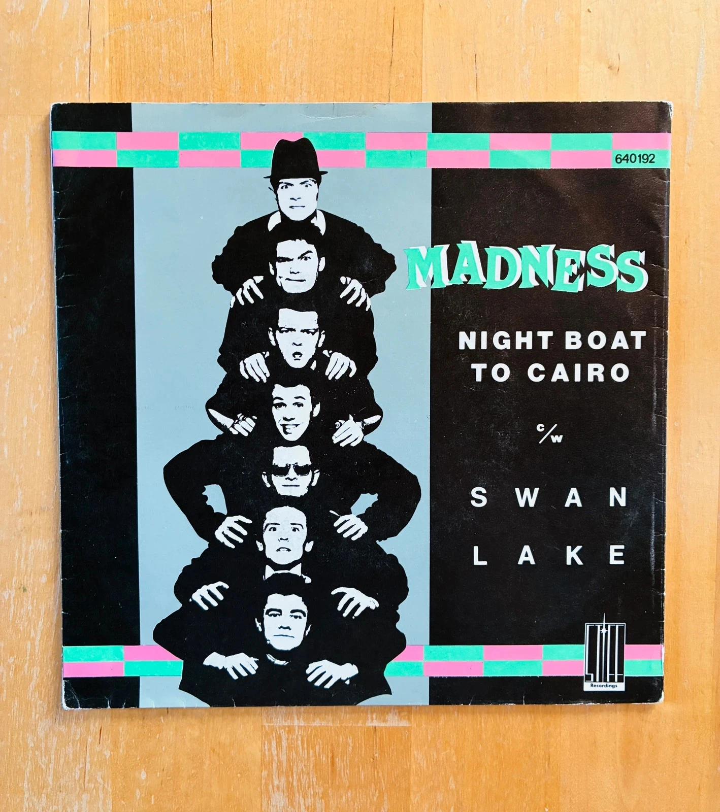 Disque vinyle 45T Madness One Night to Cairo.